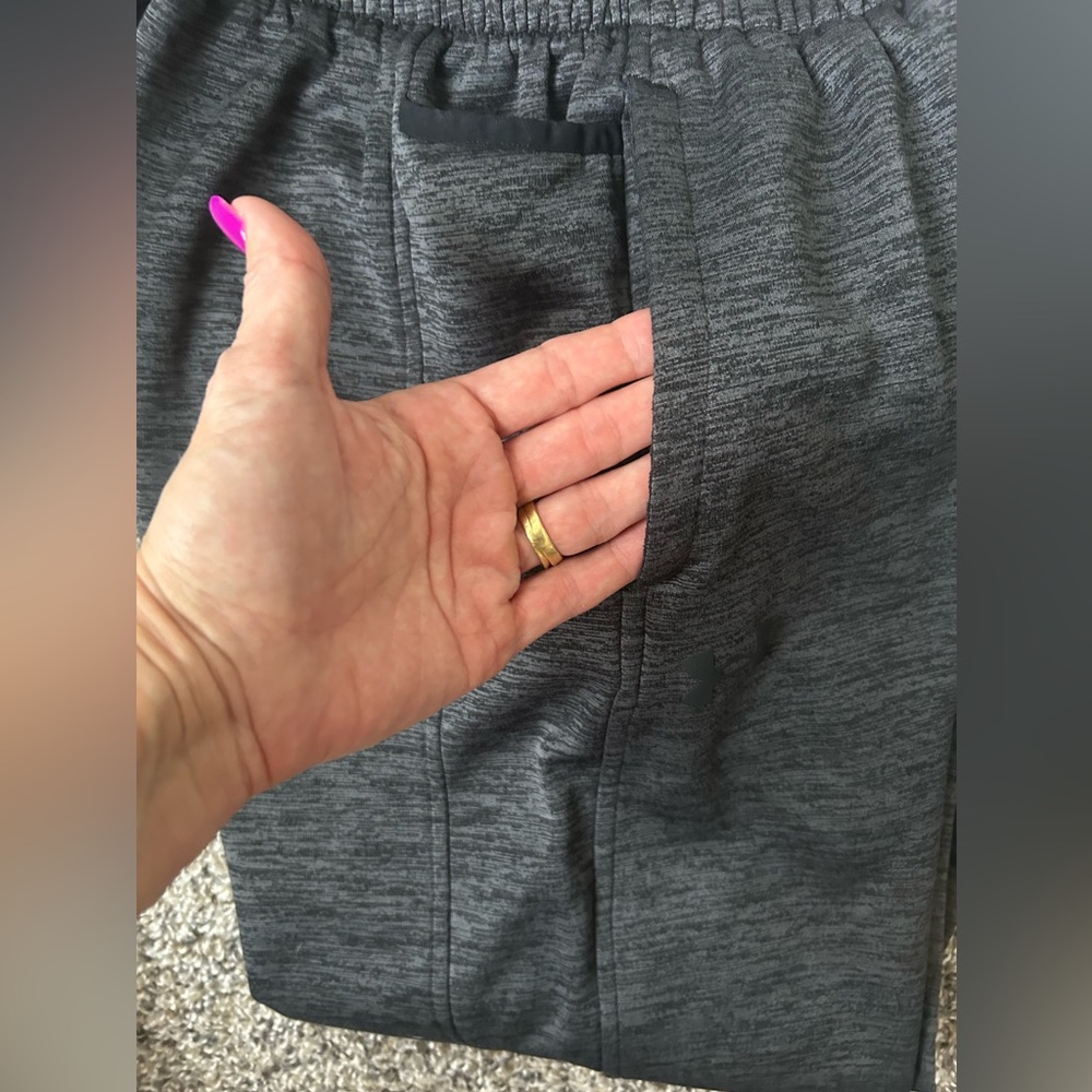 5/$25 UA Unisex Black/Gray Heathered Sweatpants labeled a size S-M - Picture 5 of 8